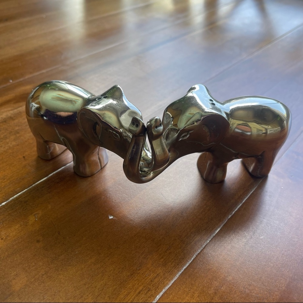 Pottery Barn Elephant Salt and Pepper Shakers